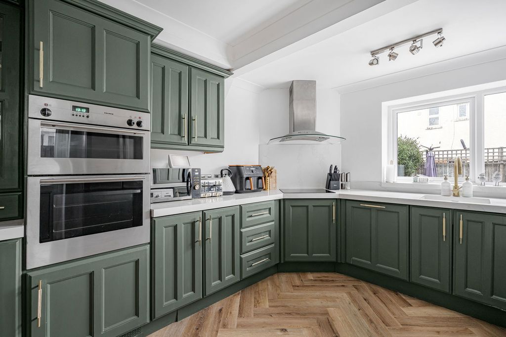 Property photo 3 of 23