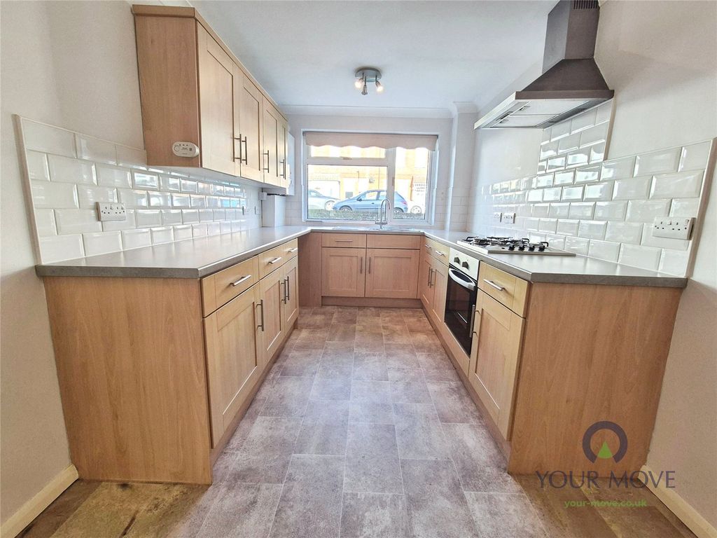 Property photo 3 of 7 Kitchen