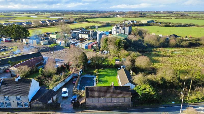 Property photo 2 of 35 Setting