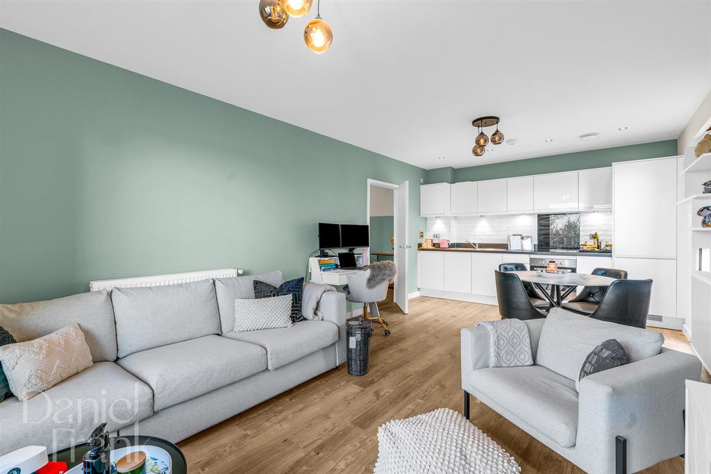 Property photo 2 of 20