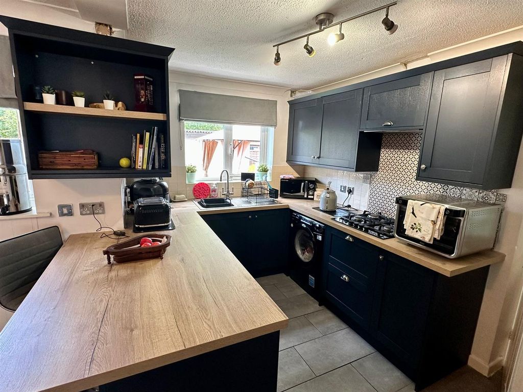 Property photo 2 of 14