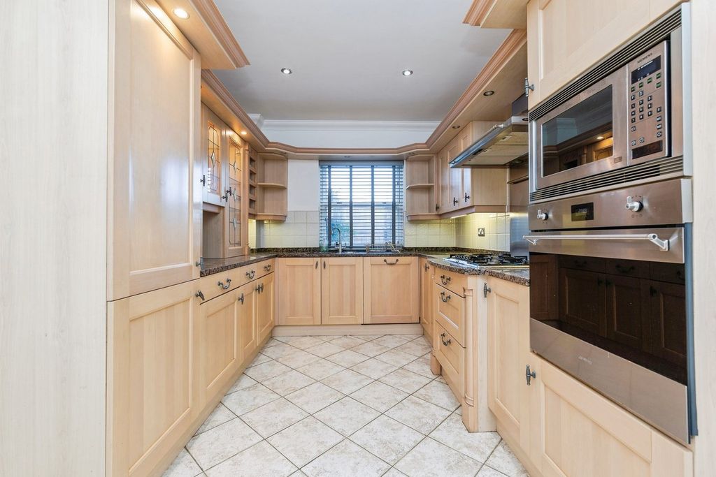 Additional image 9 of 4 bed town house for saleCrossgate Peth, Durham DH1