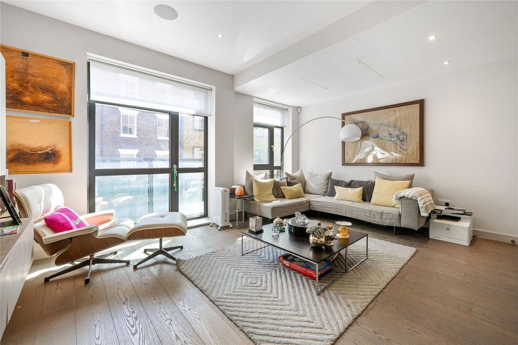 Property photo 2 of 11