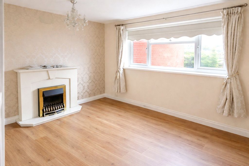 Property photo 2 of 6 Picture No. 16