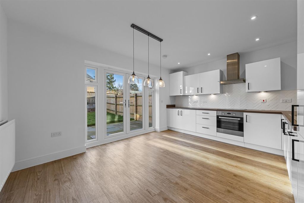 Property photo 3 of 18 11Dovecoatdrweb18.Jpg