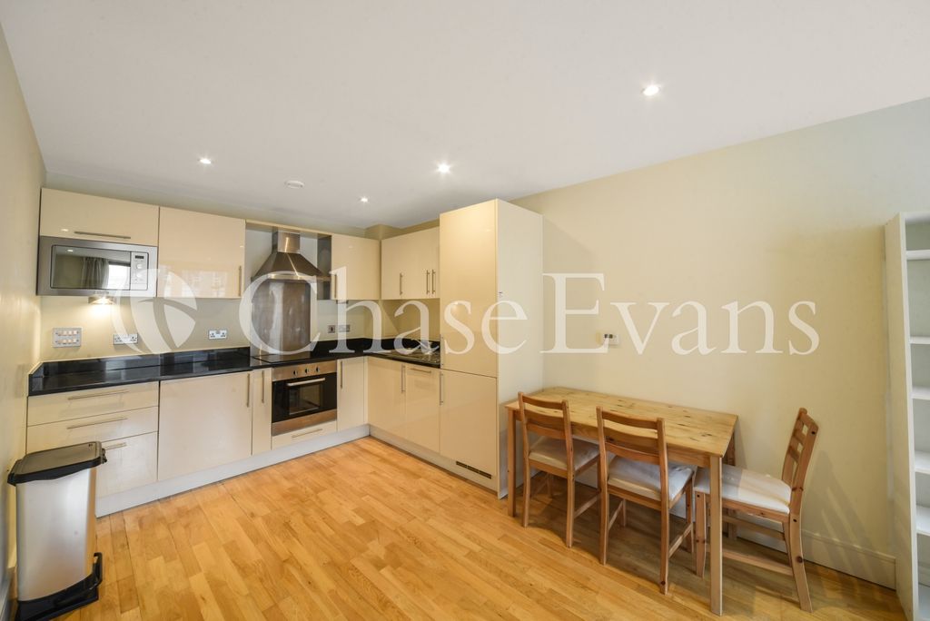 Property photo 2 of 11 Kitchen