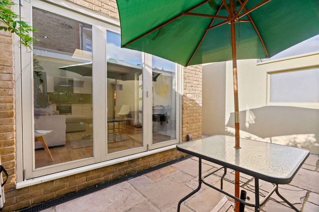 Property photo 3 of 11