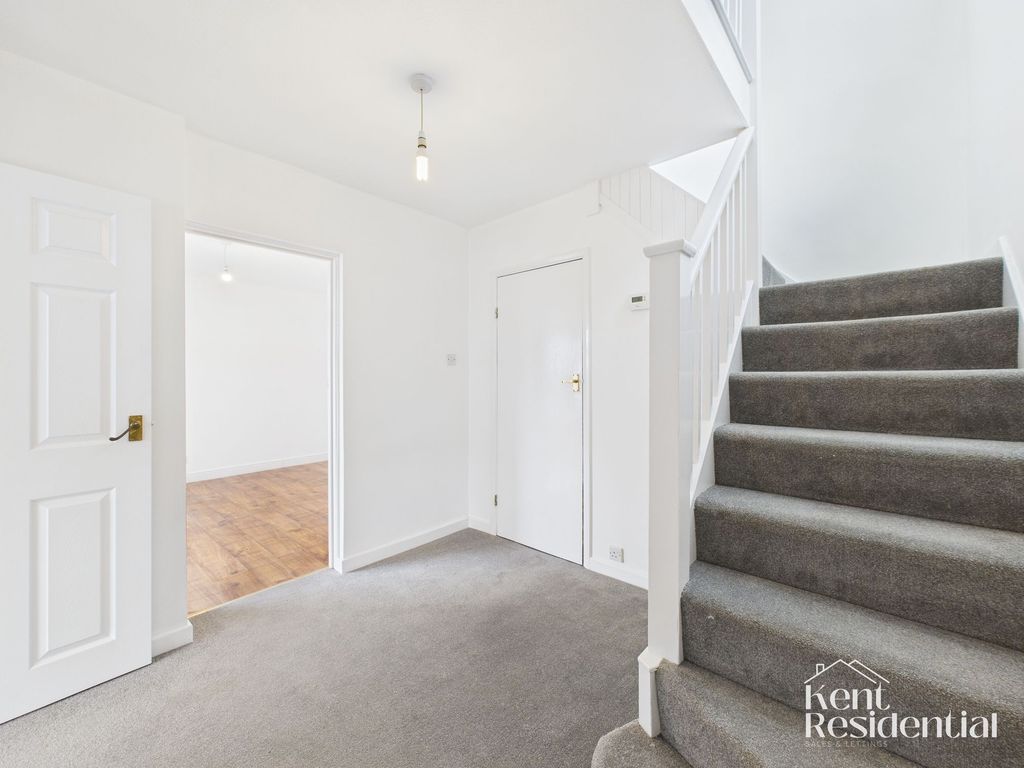 Property photo 3 of 25