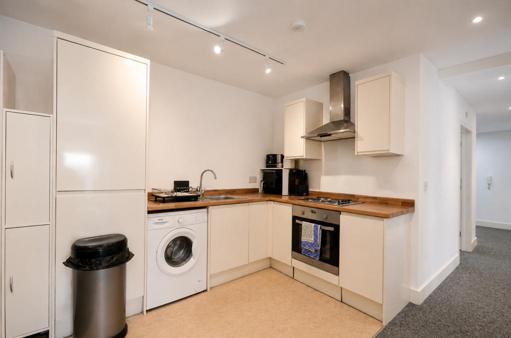 Property photo 3 of 7 Kitchen