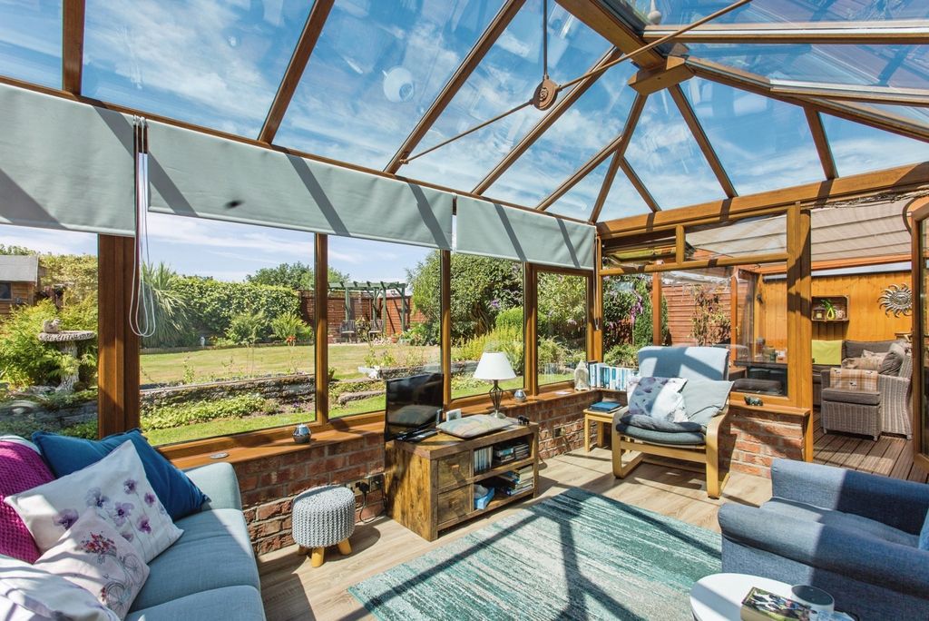 Property photo 3 of 20 Conservatory