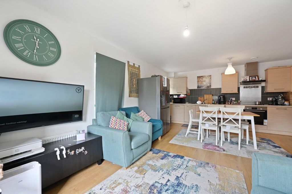 Property photo 3 of 10 Grantham House - 18 (1).Jpg