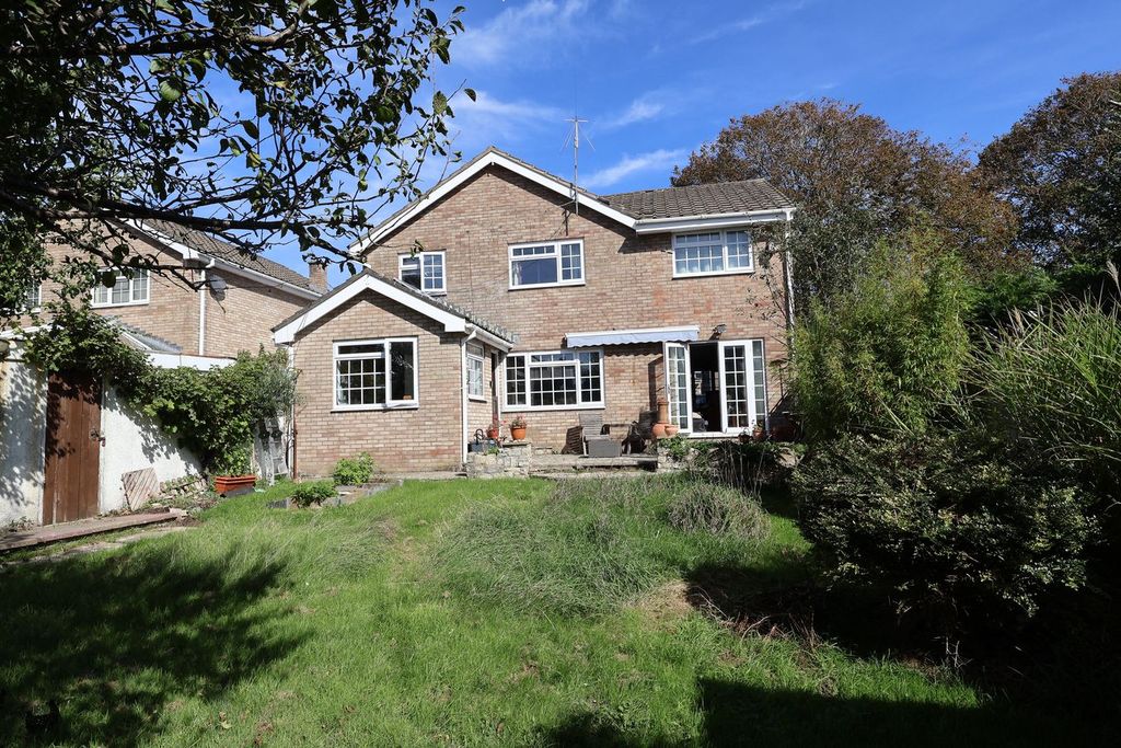 Property photo 2 of 21