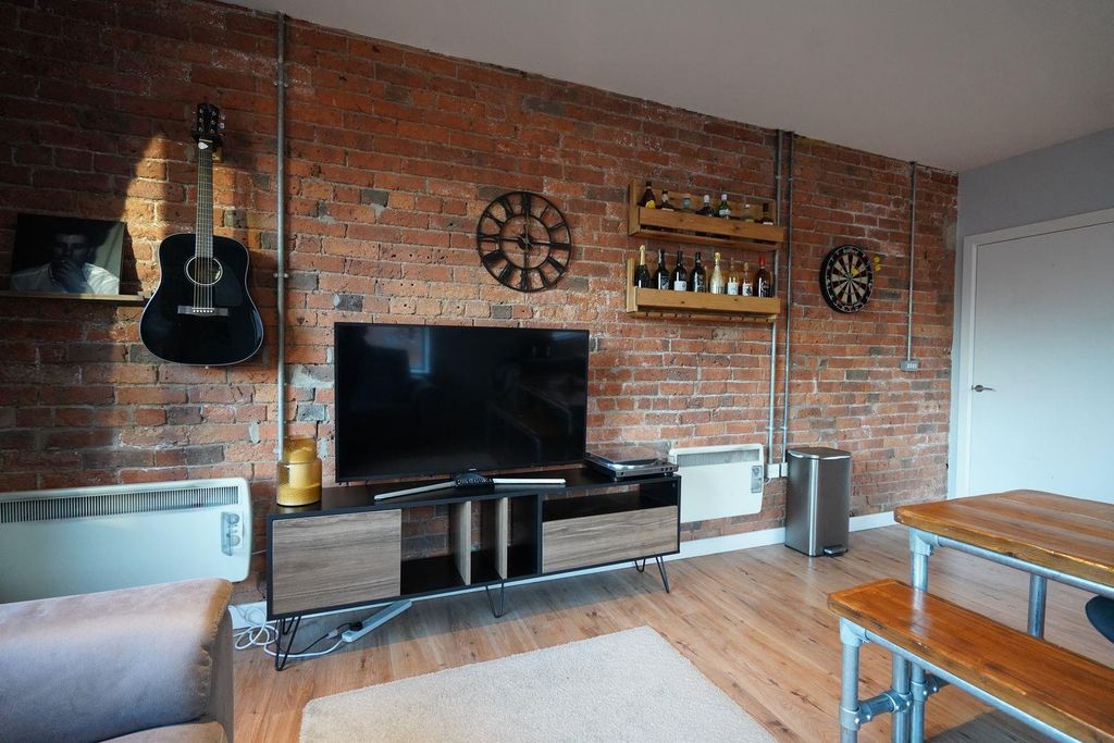 Property photo 3 of 10 2.Jpeg