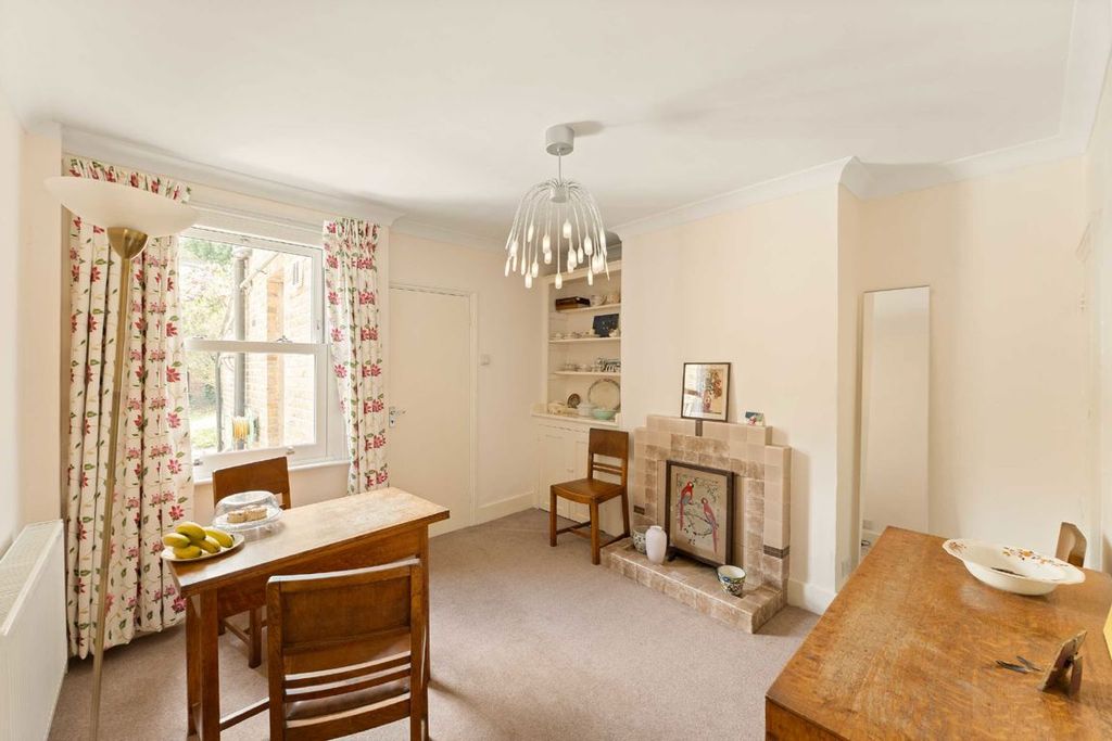 Property photo 2 of 7
