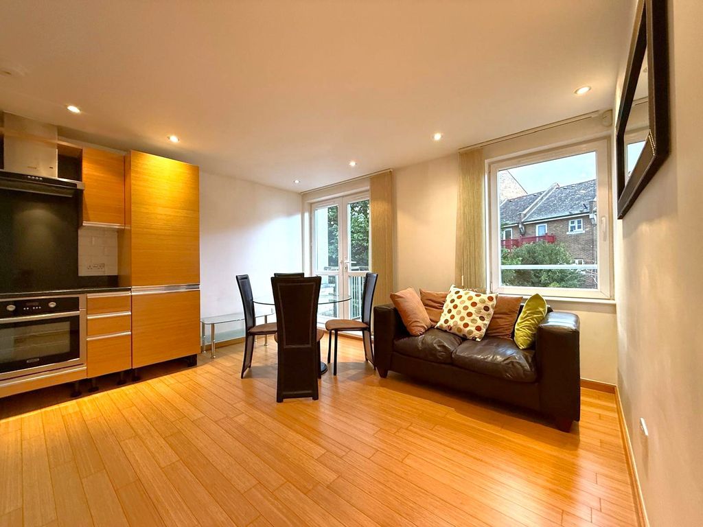 Property photo 2 of 8