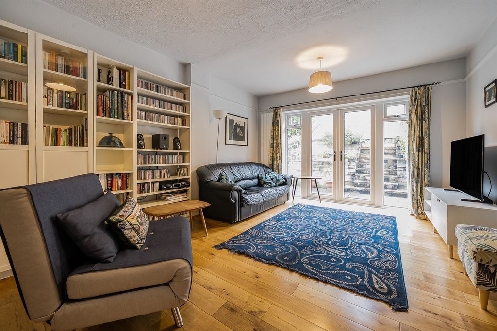 Property photo 2 of 15