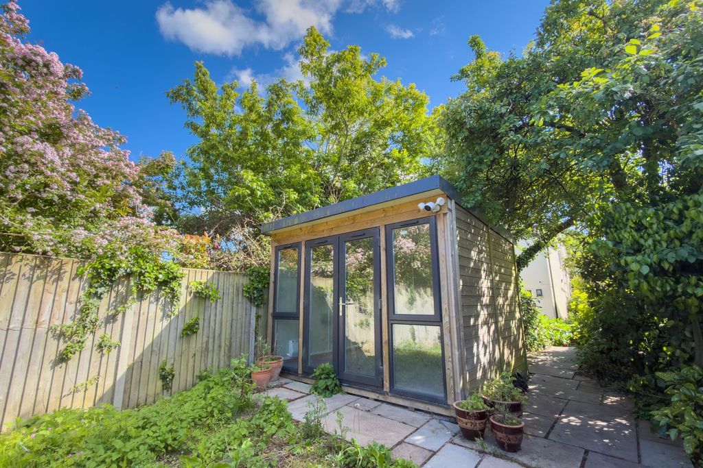 Property photo 3 of 15