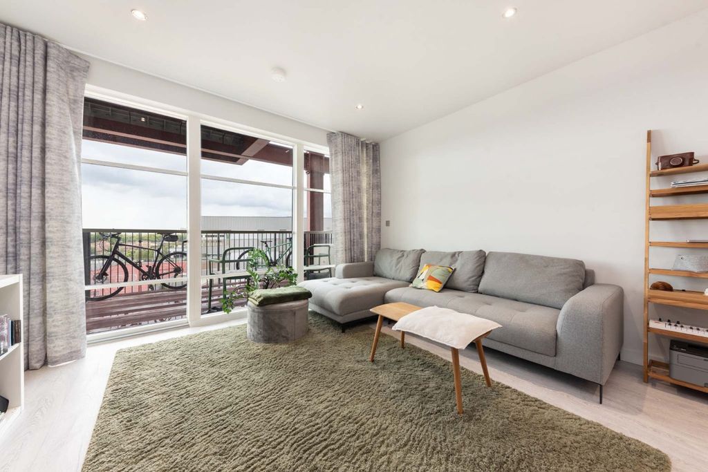 Property photo 1 of 25 Open Plan Living