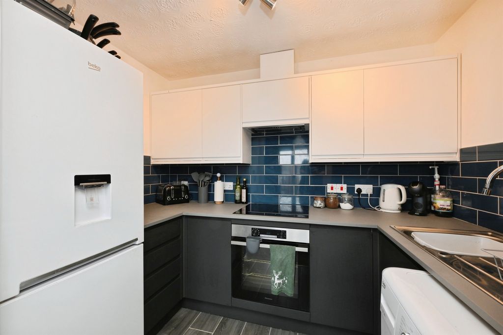 Property photo 2 of 13