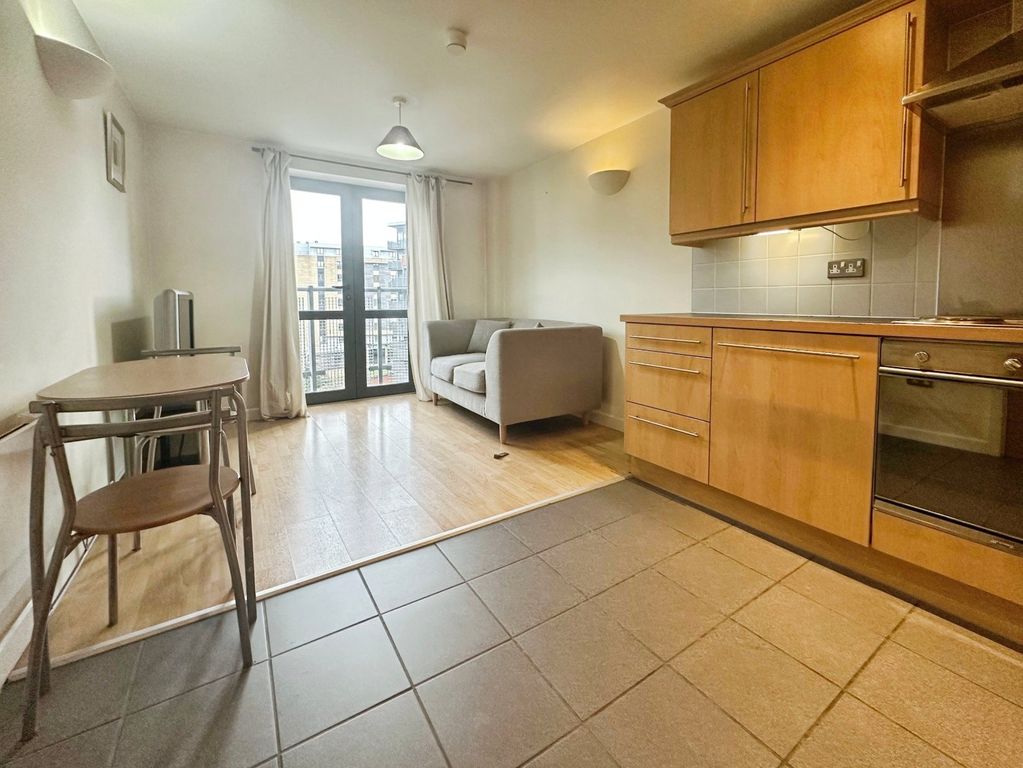 Property photo 2 of 9 Picture No. 17