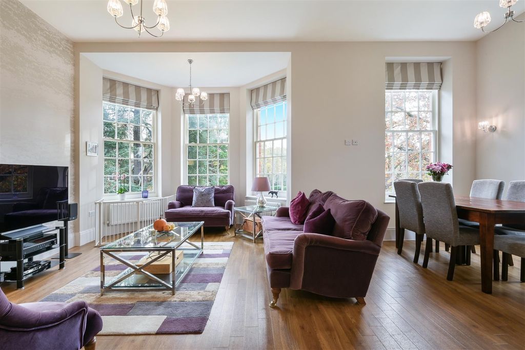 Property photo 2 of 24 Parklands Court (19).Jpg