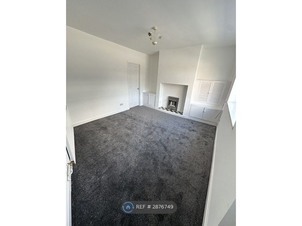 Property photo 2 of 13 Lounge