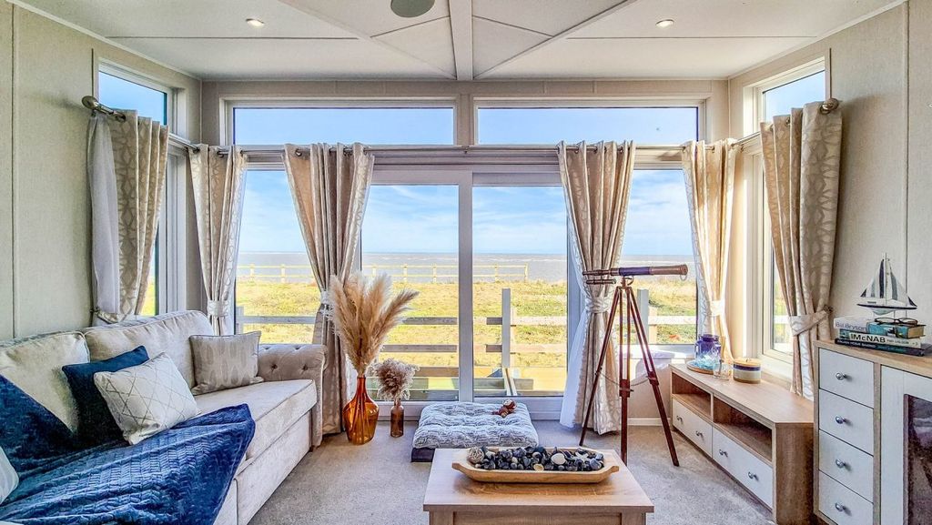 Property photo 1 of 27 Untitled 6