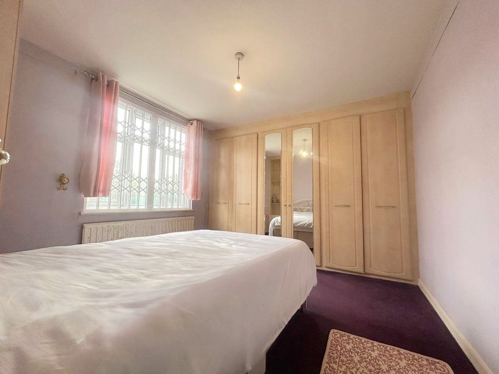 Property photo 1 of 4