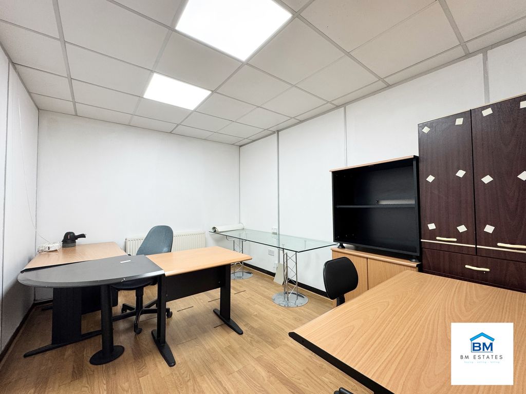 Property photo 3 of 7 Photo 5