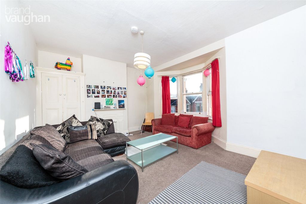 Property photo 2 of 12 Living Room