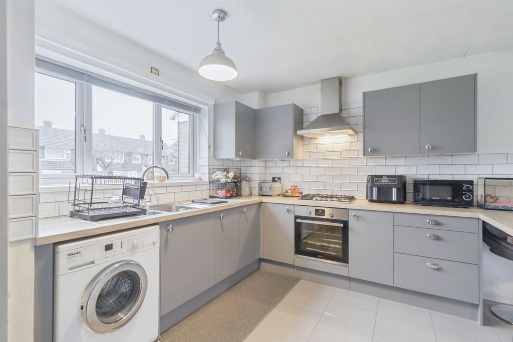 Property photo 2 of 17 Kitchen