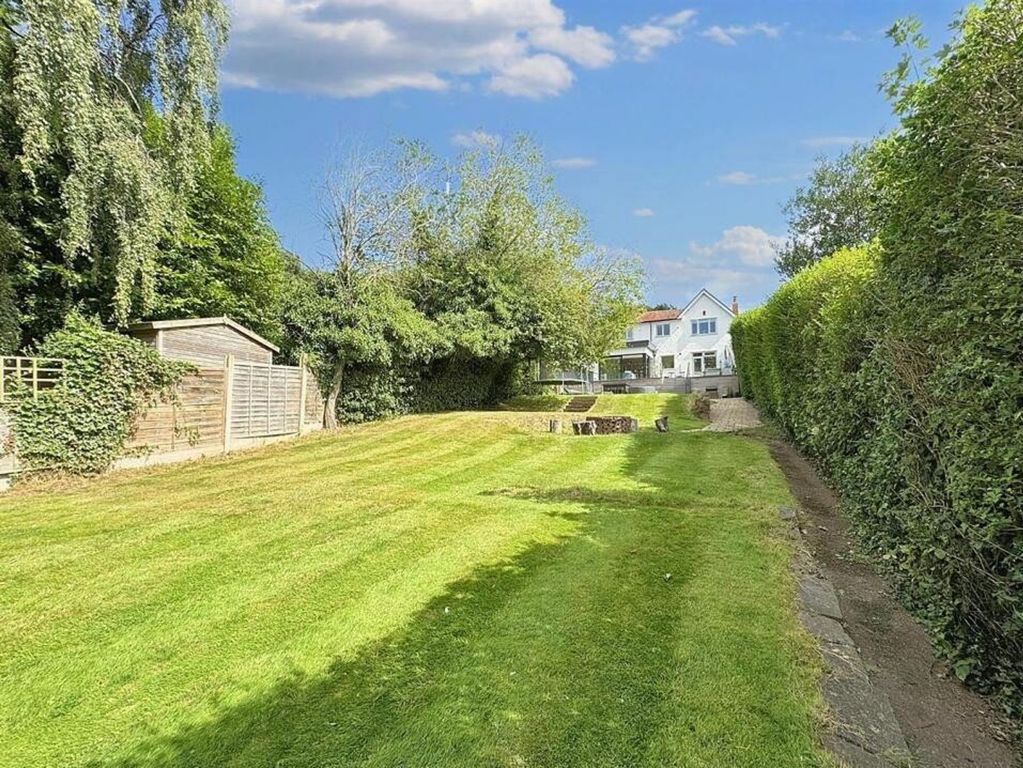 Property photo 2 of 32