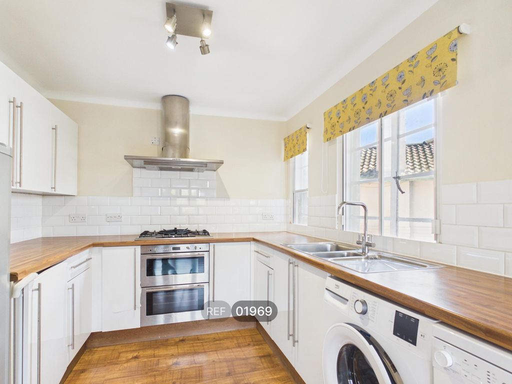 Property photo 2 of 10 Kitchen/Dining Room