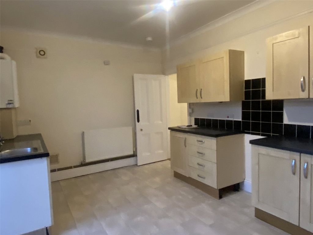 Property photo 3 of 8 Picture No. 25