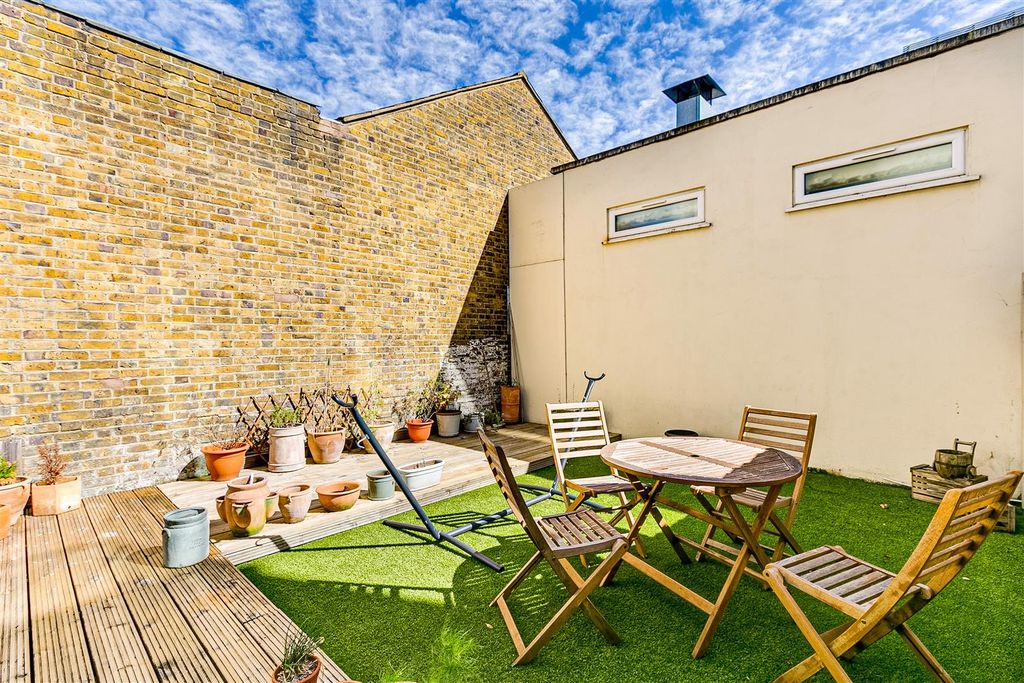 Property photo 2 of 7