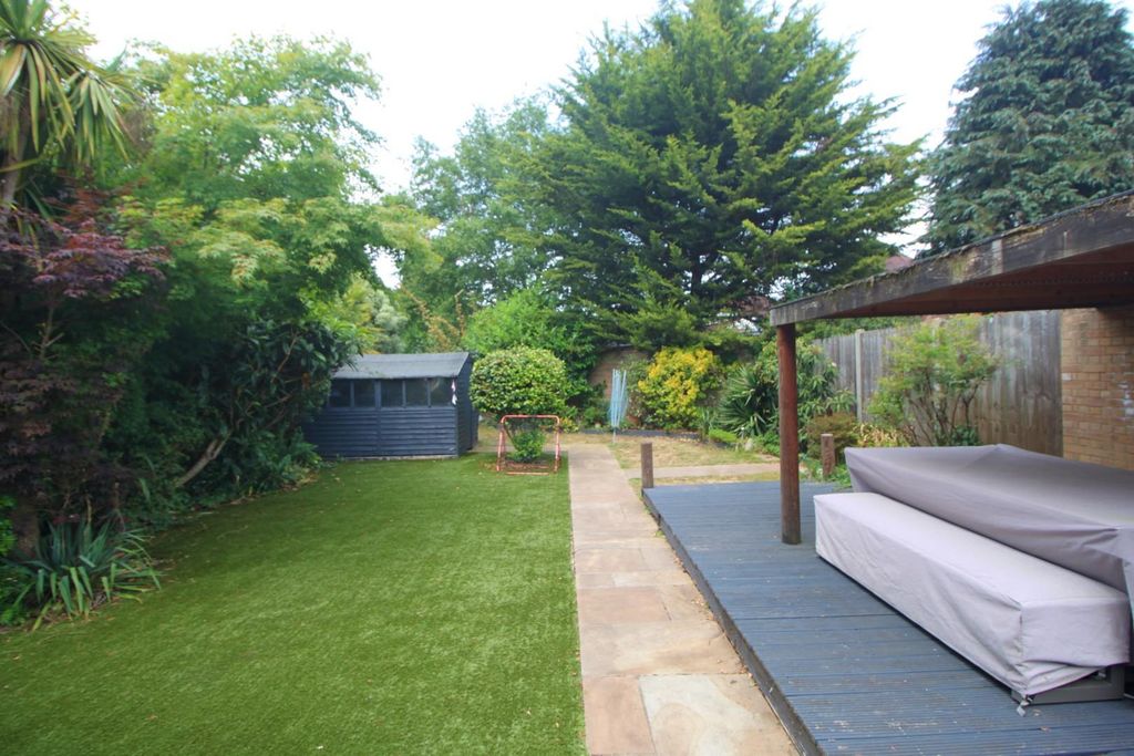 Property photo 2 of 21 Garden 2.Jpg