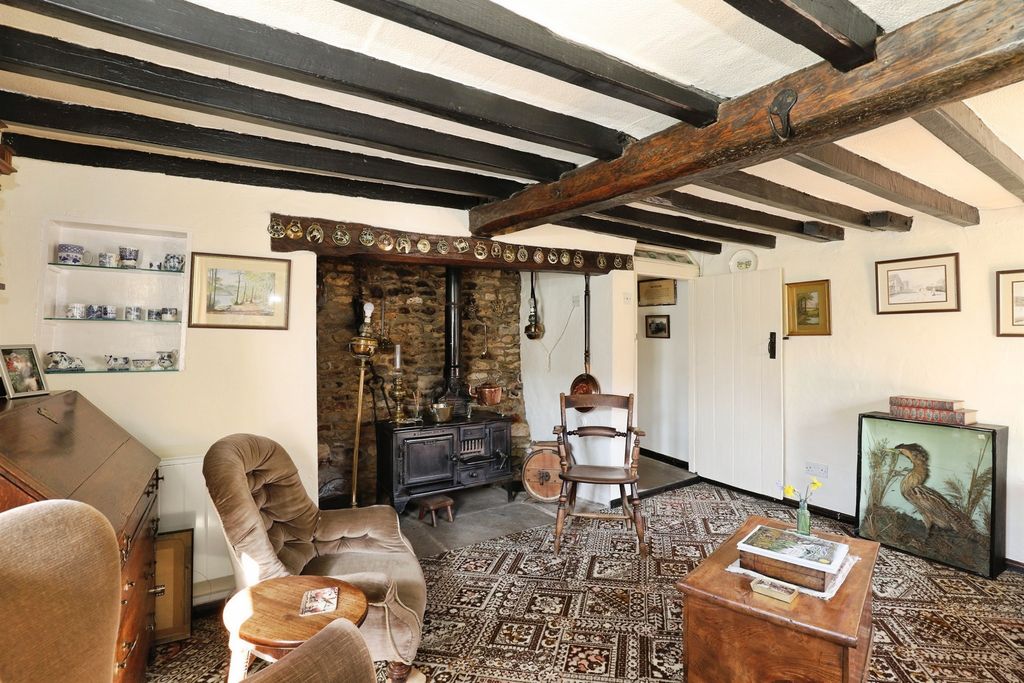 Property photo 3 of 20