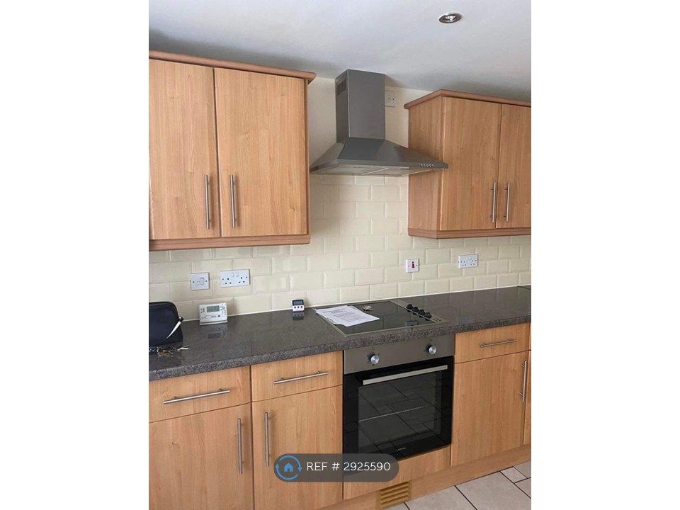 Property photo 3 of 14 Kitchen