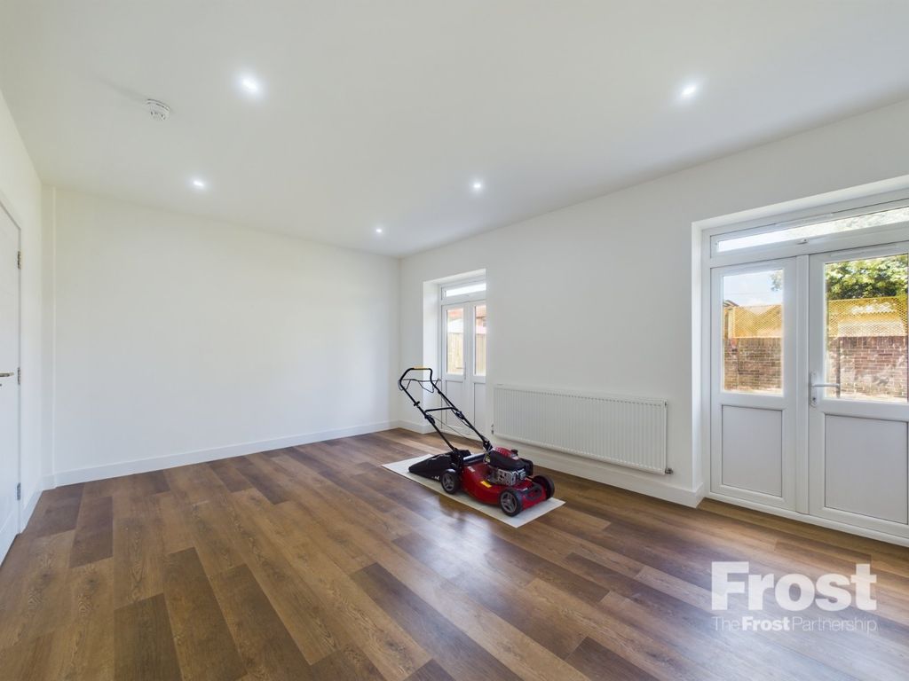 Property photo 3 of 5 Picture No. 07