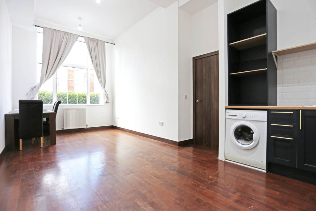 Property photo 3 of 12