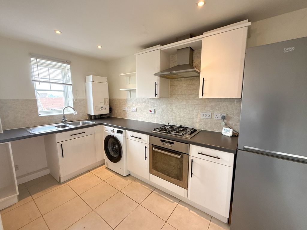 Property photo 2 of 12 Kitchen