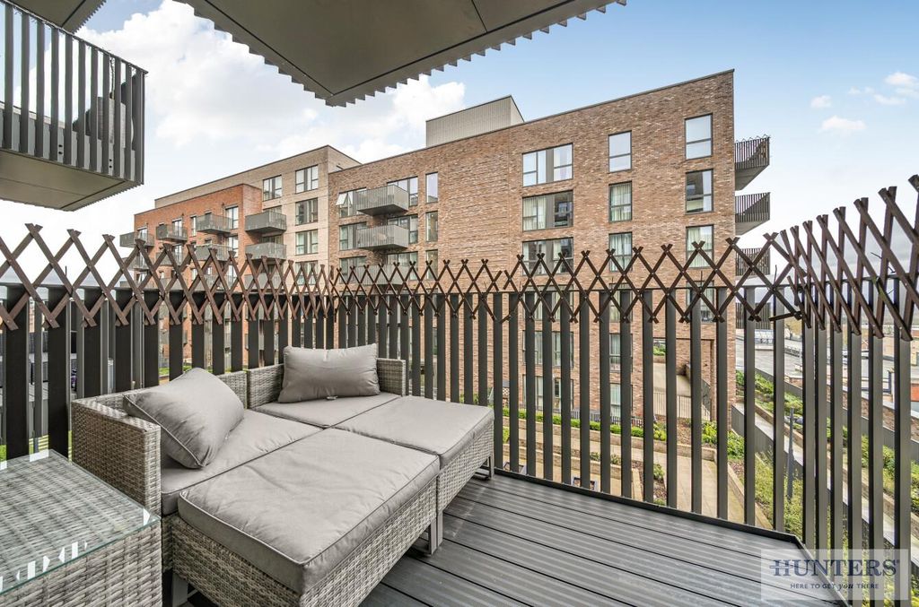 Property photo 3 of 18 Balcony