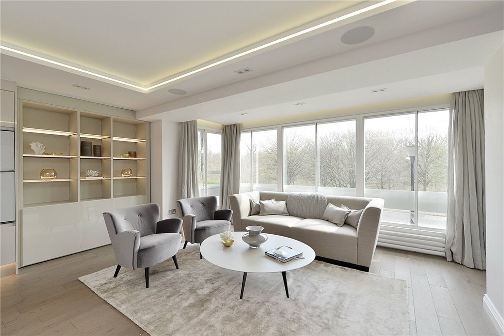 Property photo 1 of 12 Reception