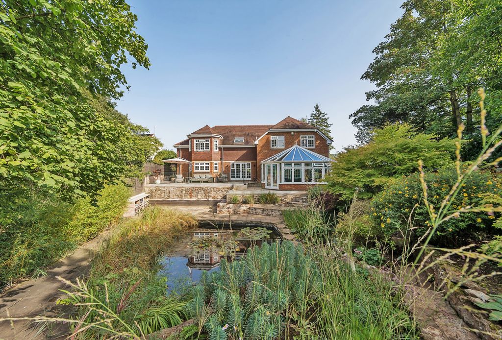 Property photo 1 of 21 Highfield House