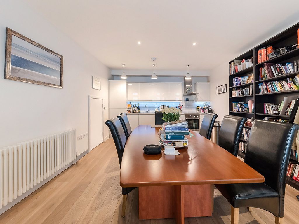 Property photo 2 of 9 Rupert Street