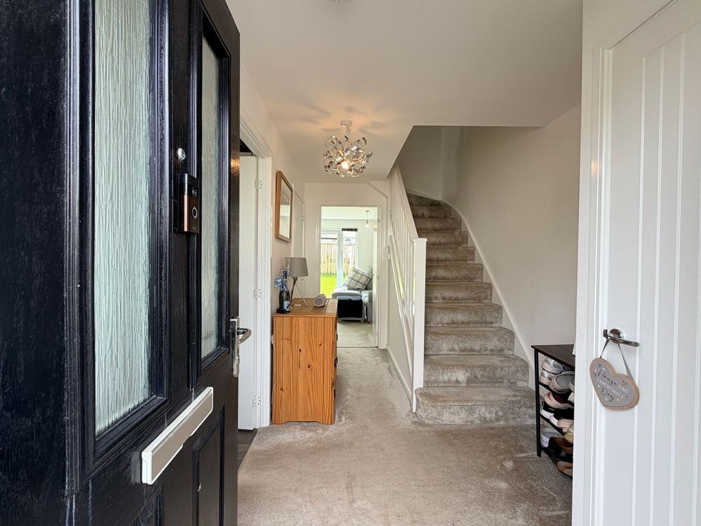 Property photo 2 of 17 Hallway
