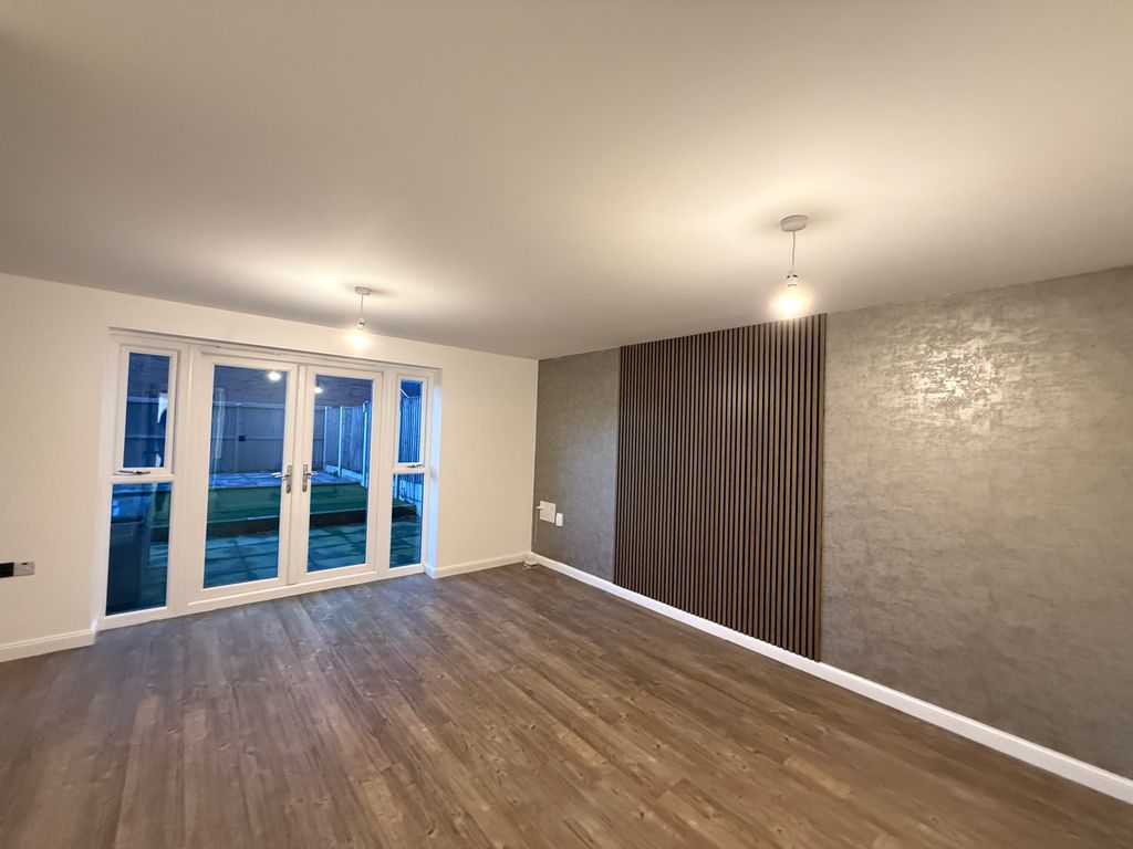 Property photo 2 of 10 Lounge