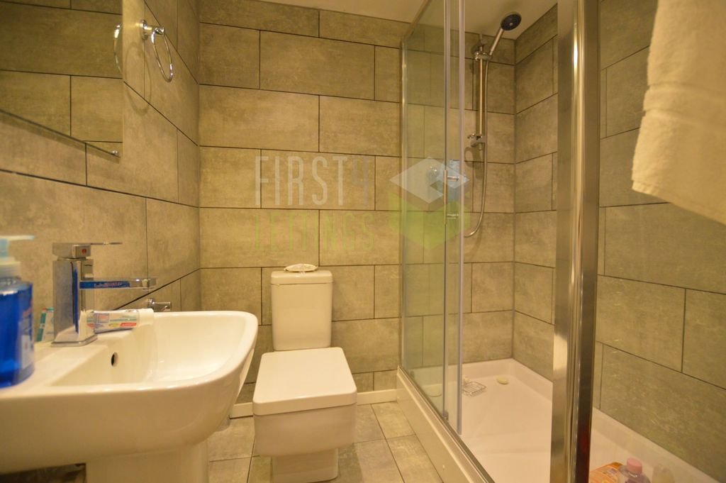 Property photo 2 of 6 Bathroom