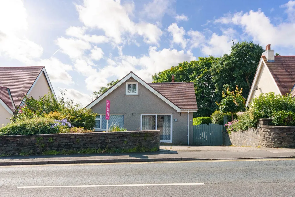 Property photo 2 of 18