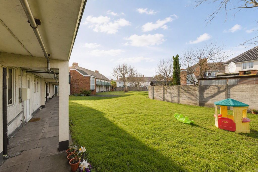 Property photo 3 of 13